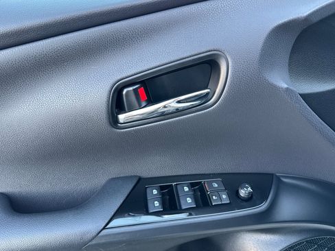 Used 2017 Toyota Prius Prime Advanced image 17