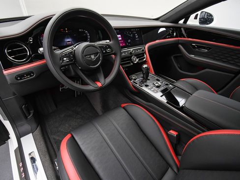 New 2025 Bentley Flying Spur Speed image 2