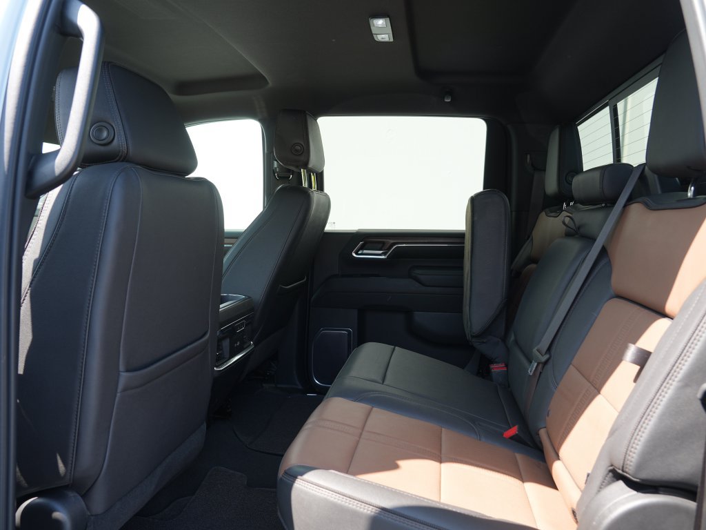Certified 2024 Chevrolet Silverado 3500 High Country w/ LPO, Dark Essentials Package AWD/4WD image 18