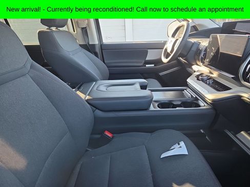 Used 2025 Ford Expedition Active image 8