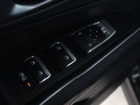 Used 2023 Kia Sorento LX image 22