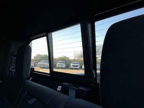 Used 2019 Nissan Titan SV w/ SV Convenience Package image 13