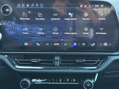 New 2026 Chevrolet Equinox EV RS image 8