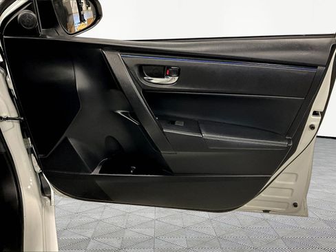 Used 2017 Toyota Corolla SE w/ Carpet Mat Package (TMS) FWD image 27