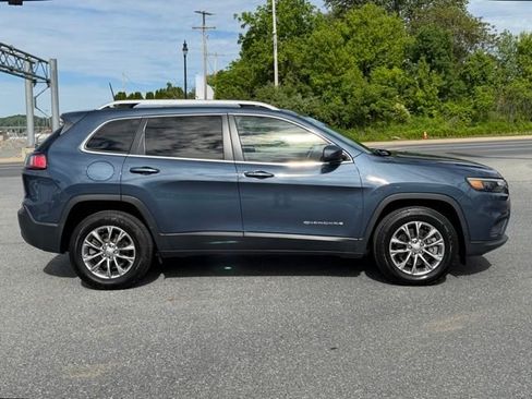 Used 2019 Jeep Cherokee Latitude Plus w/ Cold Weather Group AWD/4WD image 14