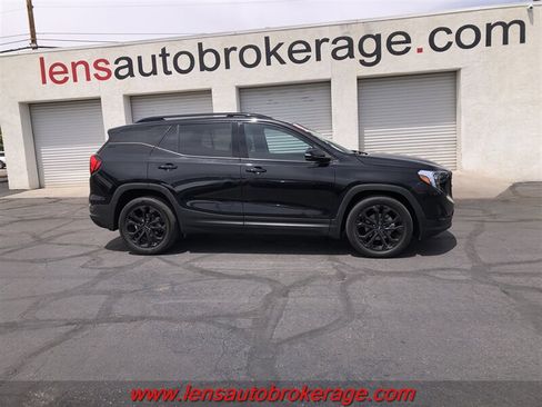 Used 2021 GMC Terrain SLT w/ Infotainment Package II FWD image 1