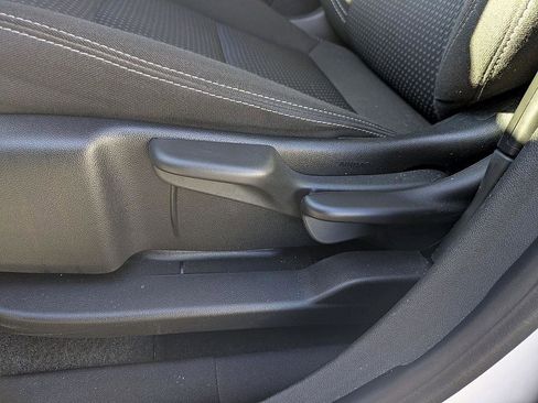 Used 2024 GMC Terrain SLE image 12