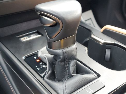 Used 2025 Lexus ES 350 w/ Premium Package image 27