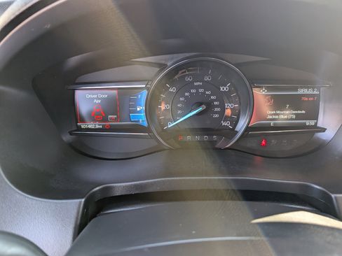 Used 2019 Ford Explorer Sport image 14