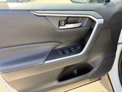 Used 2023 Toyota RAV4 XLE FWD image 15