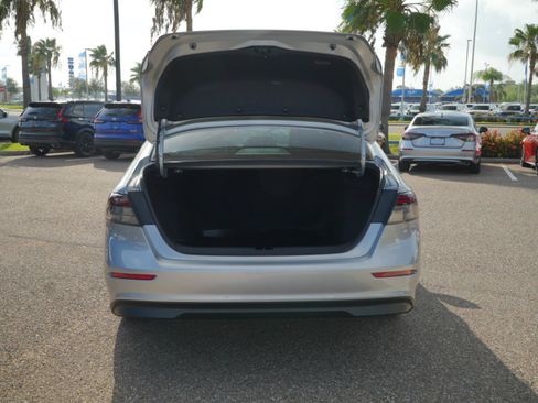 Used 2025 Honda Accord Sport image 7