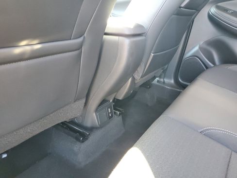 Used 2022 Buick Encore GX Select image 10