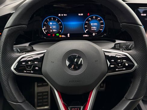 Used 2022 Volkswagen GTI SE image 33