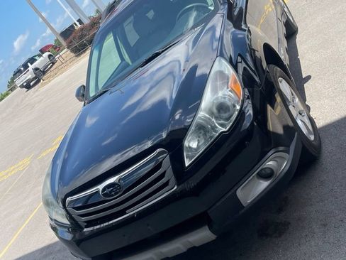 Used 2011 Subaru Outback 2.5i Limited AWD/4WD image 7