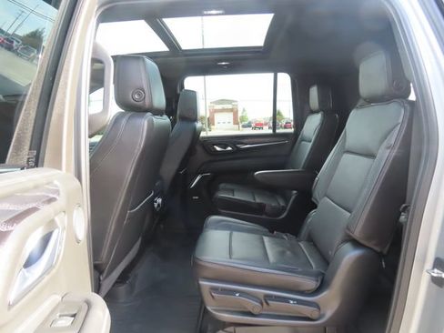 Used 2023 GMC Yukon XL Denali w/ LPO, Floor Liner Package AWD/4WD image 22
