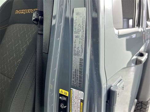 Used 2025 Jeep Gladiator Mojave w/ Safety Group image 35