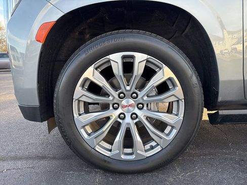 Used 2023 GMC Yukon XL Denali image 9