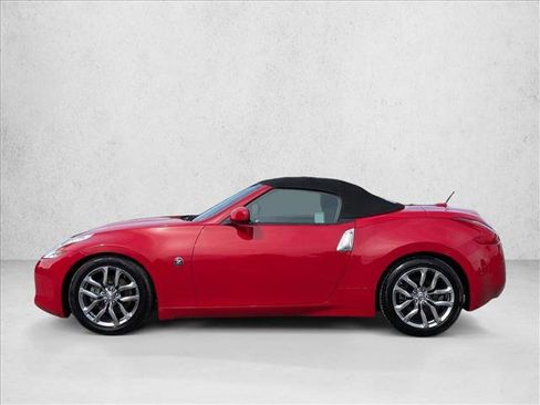Used 2011 Nissan 370Z Roadster image 10