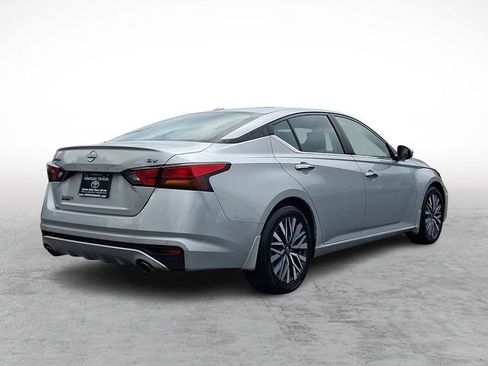 Used 2024 Nissan Altima 2.5 SV w/ SV Premium Package FWD image 6