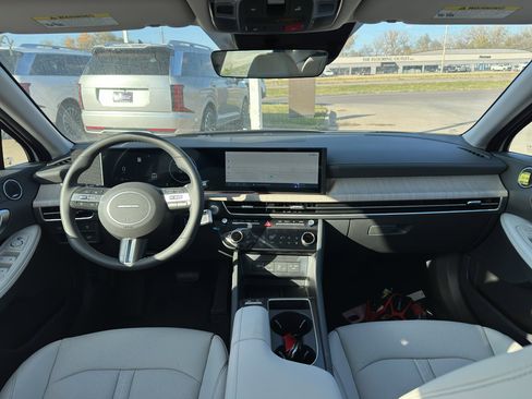 New 2025 Hyundai Sonata Limited image 11