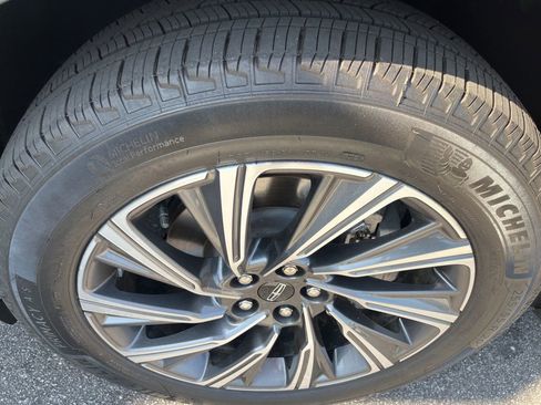 Used 2025 Lincoln Aviator 2WD image 28