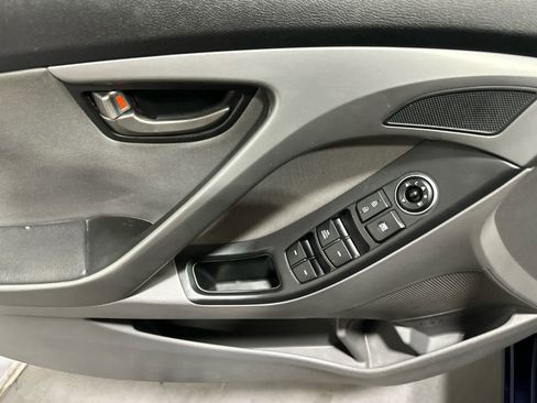 Used 2014 Hyundai Elantra SE w/ Option Group 02 image 9