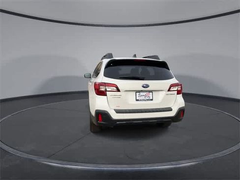 Used 2018 Subaru Outback 2.5i Limited image 7