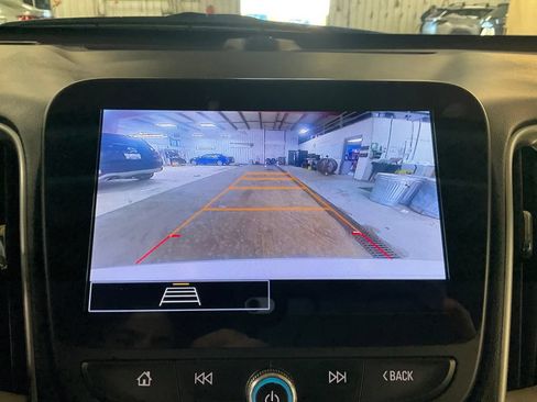 Used 2025 Chevrolet Malibu LT FWD image 24