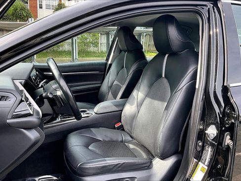 Used 2023 Toyota Camry XSE image 23