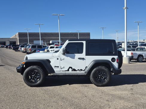 Used 2023 Jeep Wrangler Sport AWD/4WD image 2