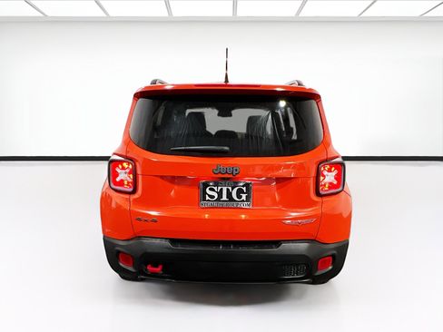 Used 2016 Jeep Renegade Trailhawk w/ Premium Trailhawk Package AWD/4WD image 5