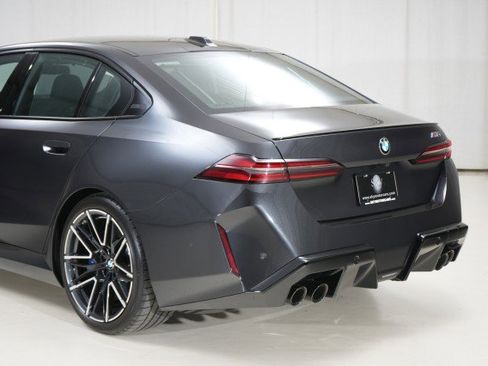 Used 2025 BMW M5 w/ Executive Package image 15