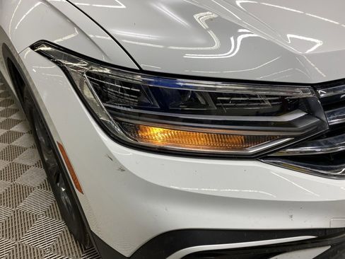 Used 2022 Volkswagen Tiguan SE image 3
