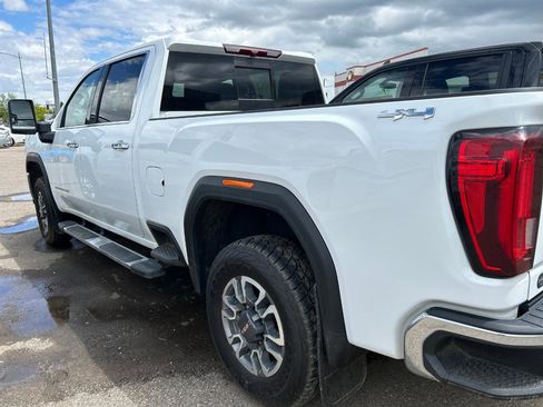 Used 2022 GMC Sierra 2500 SLT w/ SLT Convenience Package AWD/4WD image 2