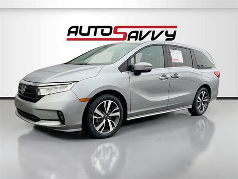 Used 2024 Honda Odyssey Touring image 3