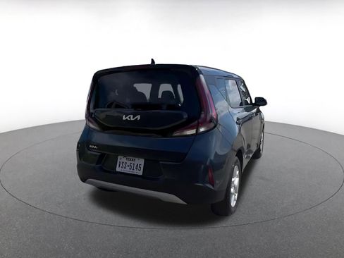 Used 2025 Kia Soul LX w/ LX Technology Package FWD image 14