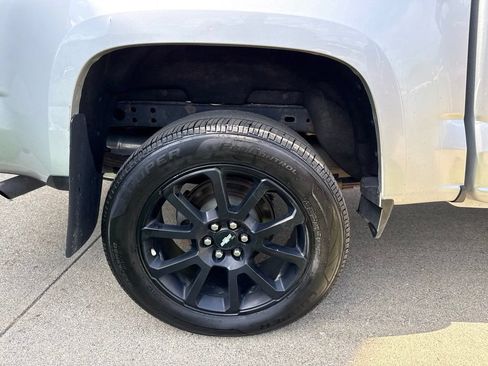 Used 2020 Chevrolet Colorado LT w/ Colorado RST Special Edition AWD/4WD image 11