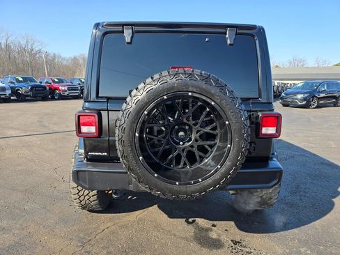 Used 2021 Jeep Wrangler Unlimited Sahara AWD/4WD image 6