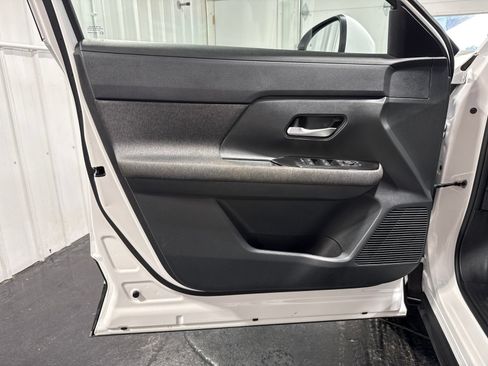 Used 2025 Nissan Kicks SV FWD image 17