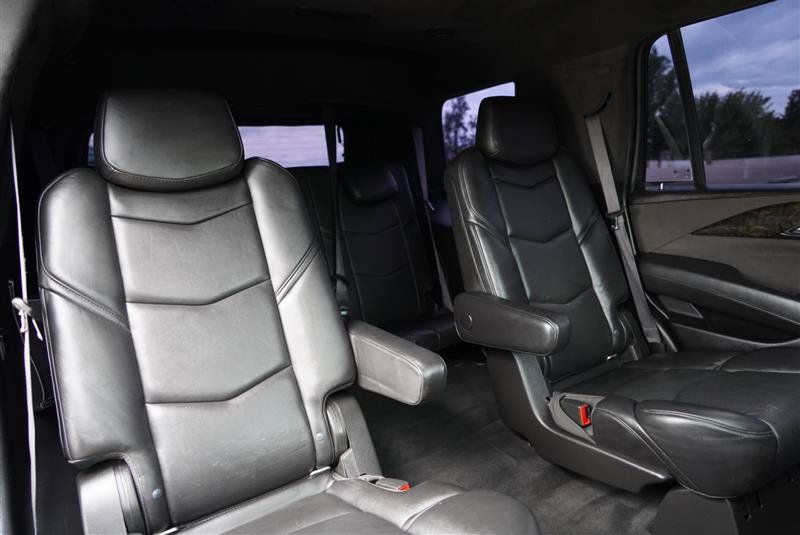 Used 2016 Cadillac Escalade Platinum AWD/4WD image 89
