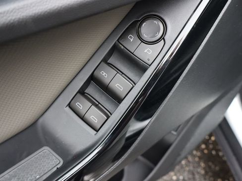 New 2026 Chevrolet Equinox LT image 18