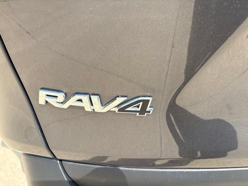Used 2025 Toyota RAV4 LE AWD/4WD image 22