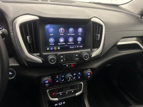 Used 2024 GMC Terrain SLT AWD/4WD image 15