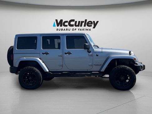 Used 2013 Jeep Wrangler Unlimited Sahara w/ Connectivity Group AWD/4WD image 7