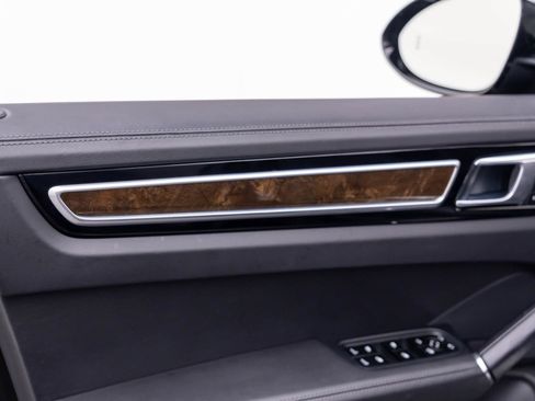 Certified 2023 Porsche Cayenne Platinum Edition AWD/4WD image 15