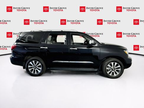 Used 2018 Toyota Sequoia Limited AWD/4WD image 4