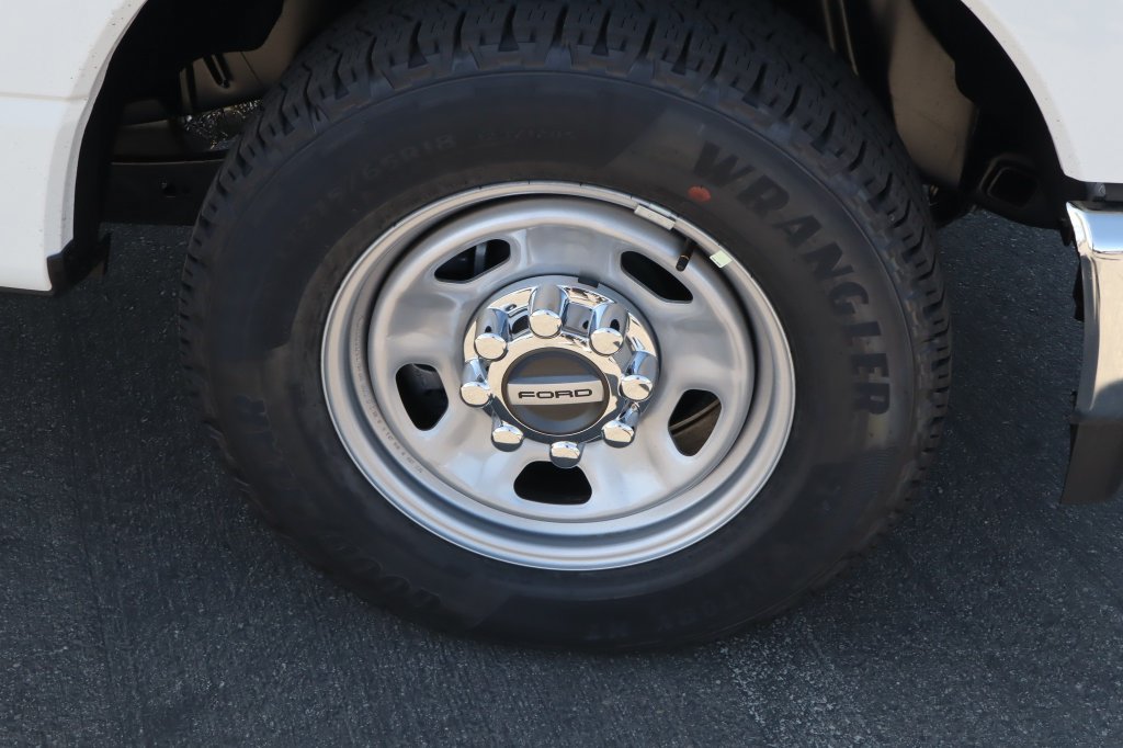 New 2027 Ford F350 XL w/ XL Chrome Package RWD image 10