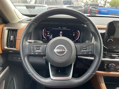 Certified 2023 Nissan Pathfinder Platinum image 16