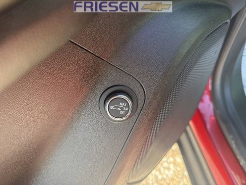 Used 2023 GMC Acadia SLE w/ Driver Convenience Package image 10