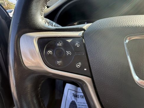 Used 2022 GMC Acadia Denali image 23